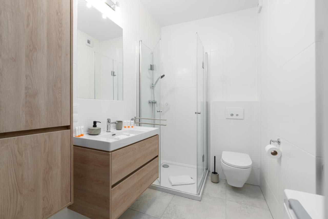 Premium Apartments Poznan Airport By Noclegi Renters Exteriör bild