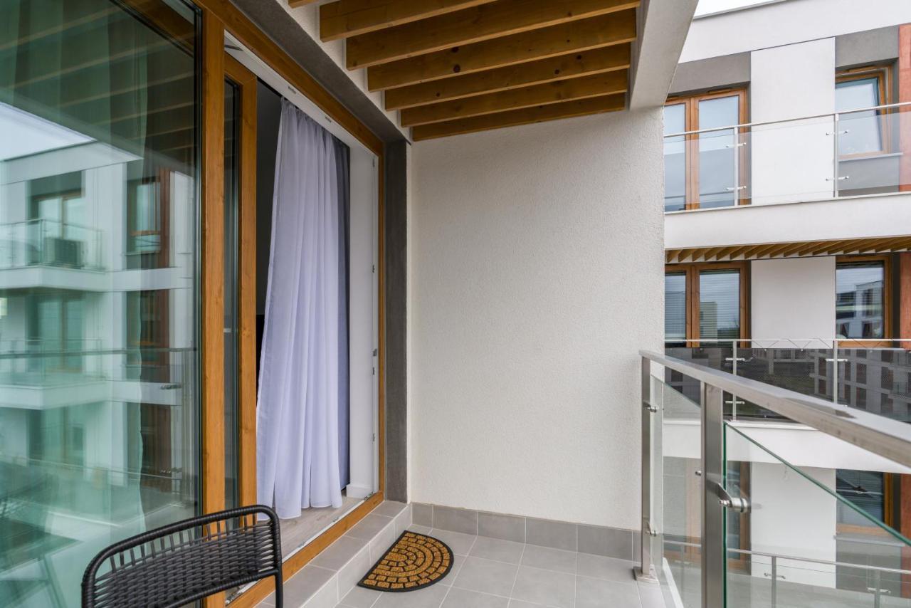 Premium Apartments Poznan Airport By Noclegi Renters Exteriör bild