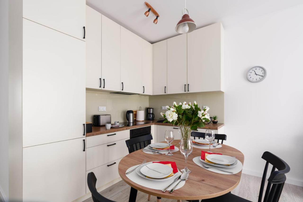 Premium Apartments Poznan Airport By Noclegi Renters Exteriör bild