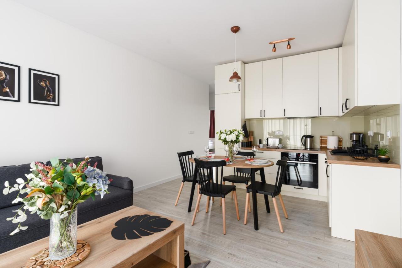 Premium Apartments Poznan Airport By Noclegi Renters Exteriör bild