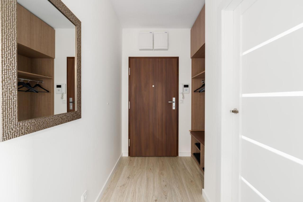 Premium Apartments Poznan Airport By Noclegi Renters Exteriör bild